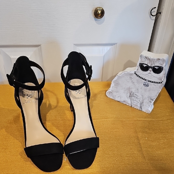 Vince Camuto Corlina Black Velvet Ankle Strap Heels NWOT Sz 10 - Picture 1 of 11